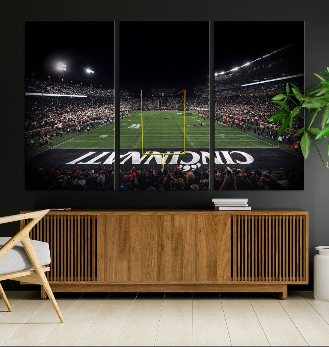 Cincinnati Bearcats Football Team Print - Nippert Stadium Wall Art Canvas Print