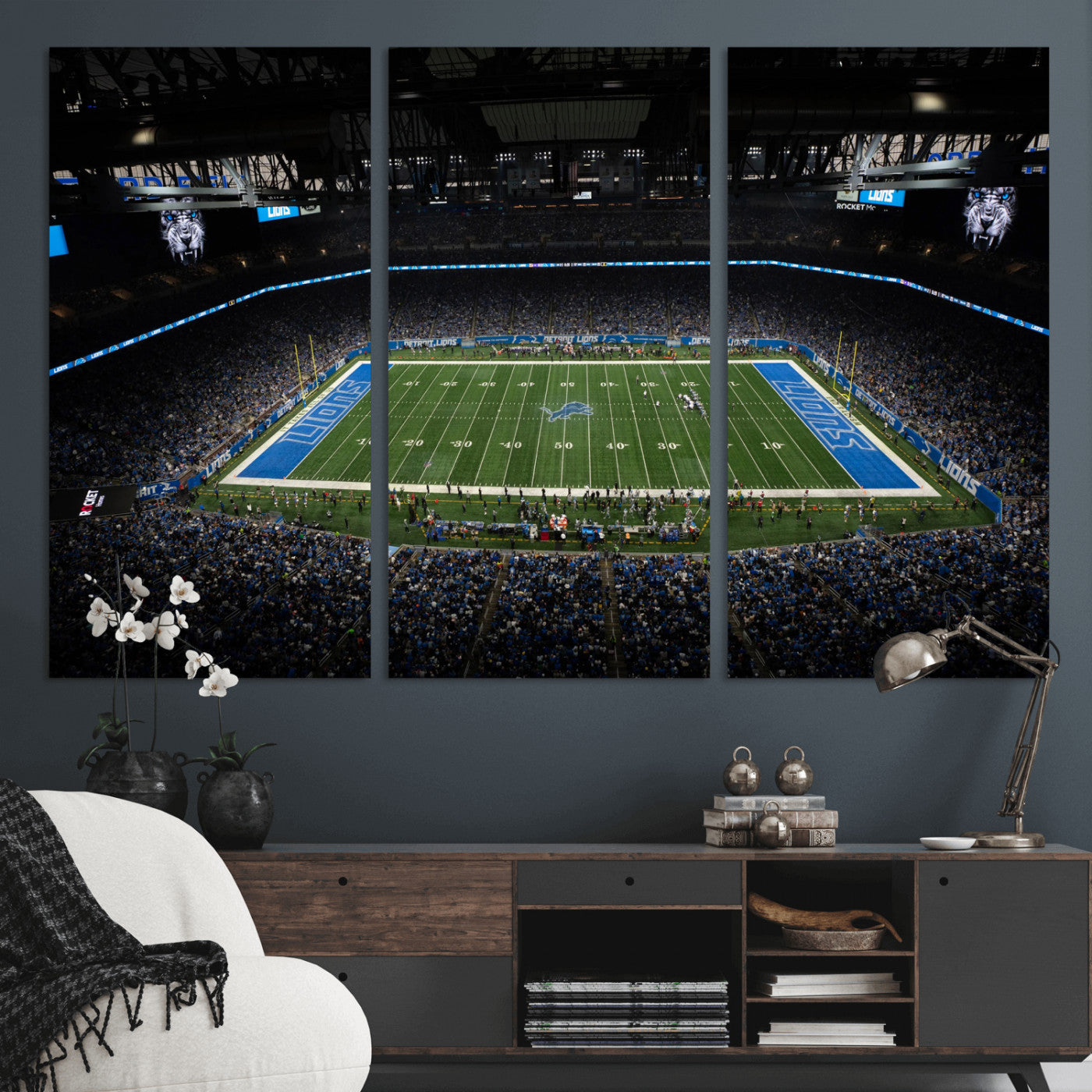 16709602-MGV-CV-36X24 - Detroit Lions Stadium Wall Art Canvas Print, Football Field Panorama Artwork, NFL Game Night Stadium Decor