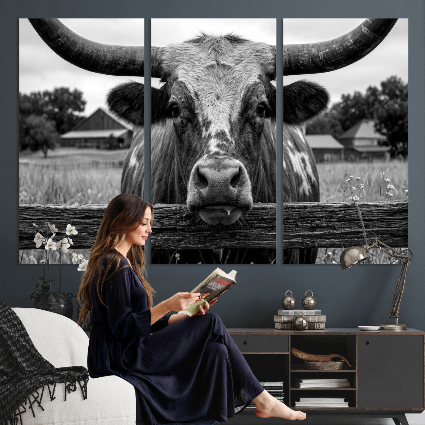 59378683B-MGV-CV-36X24 - Black White Texas Longhorn Bull Canvas Wall Art, Western Ranch Cattle Photography Print, Rustic Farmhouse Cowboy Decor Artwork