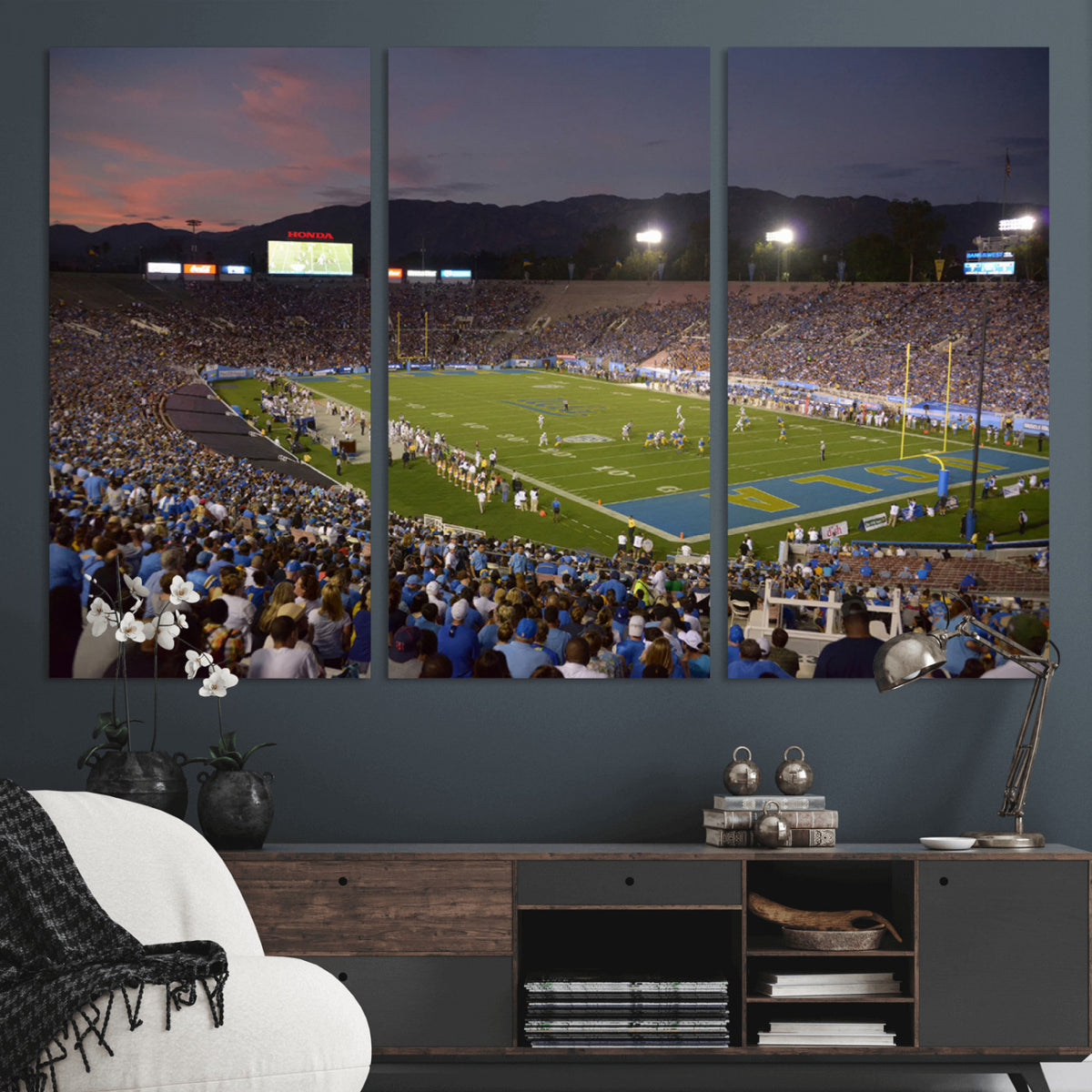90359-MGV-CV-36X24 - UCLA Bruins Football Team Print - Pasadena Rose Bowl Stadium Wall Art Canvas Print