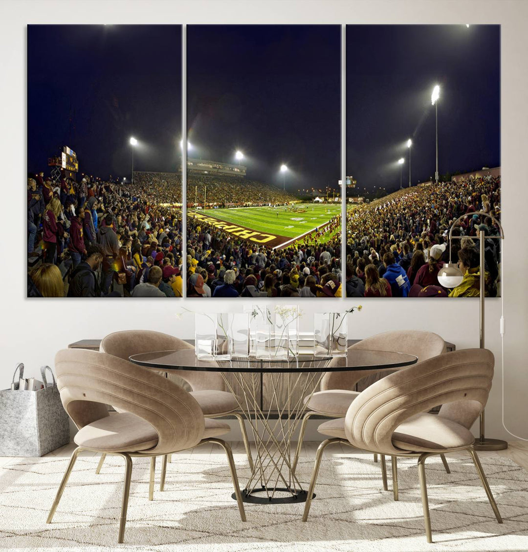 Central Michigan University Chippewas Football Team Print - Mount Pleasant Kelly/Shorts Stadium Wall Art Canvas Print