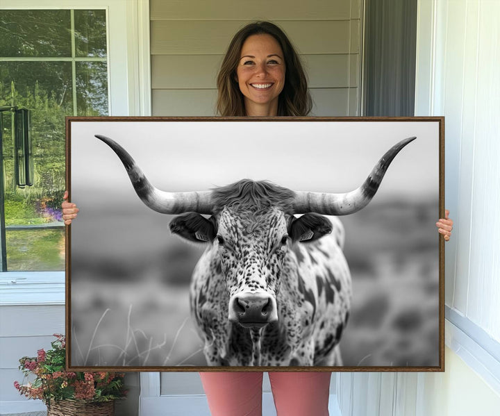 Texas Cow Longhorn Art, ideal for farmhouse decor.