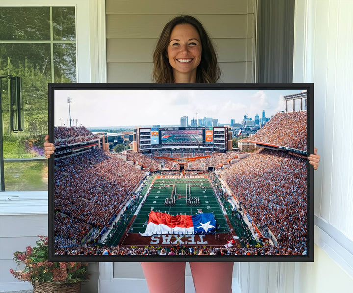 University of Texas Longhorns canvas: A premium print depicting Darrell K Royal-Texas Memorial Stadium with the city skyline and Texas flag.