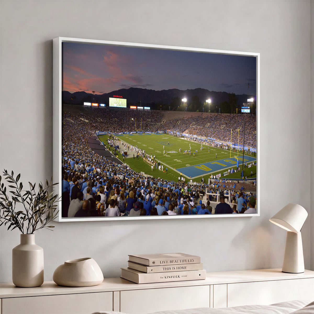 90359-MGV-CV-36X24 - UCLA Bruins Football Team Print - Pasadena Rose Bowl Stadium Wall Art Canvas Print
