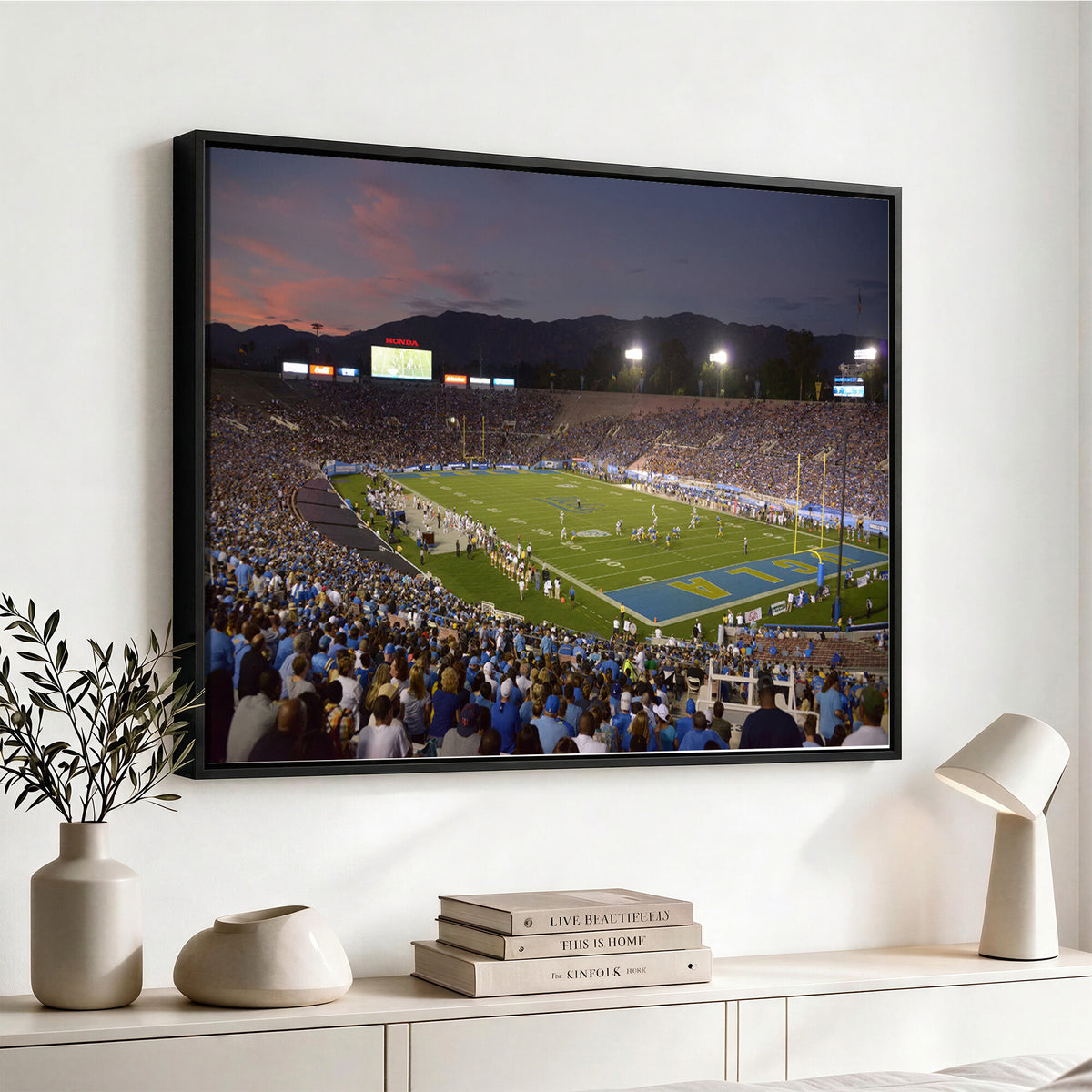 90359-MGV-CV-36X24 - UCLA Bruins Football Team Print - Pasadena Rose Bowl Stadium Wall Art Canvas Print