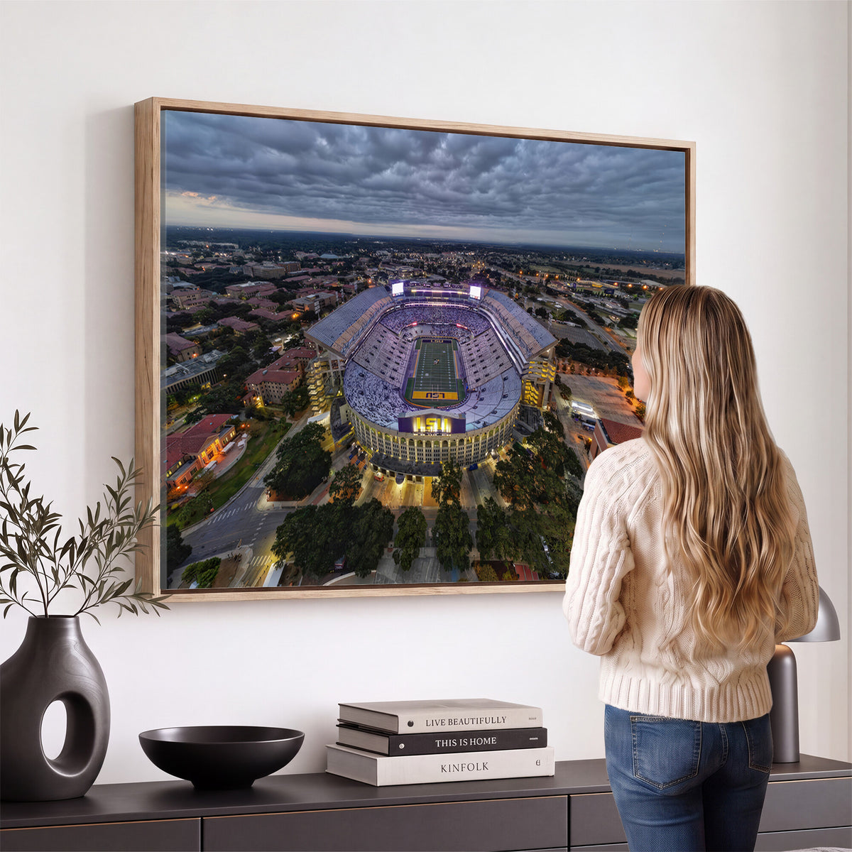 77405-MGV-CV-36X24 - The Louisiana State University Tigers Football Team Print