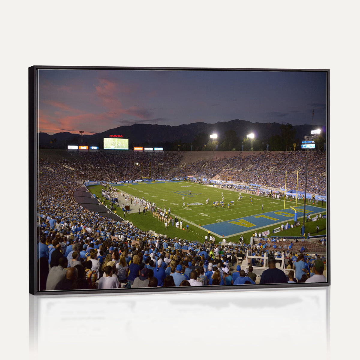 90359-MGV-CV-36X24 - UCLA Bruins Football Team Print - Pasadena Rose Bowl Stadium Wall Art Canvas Print