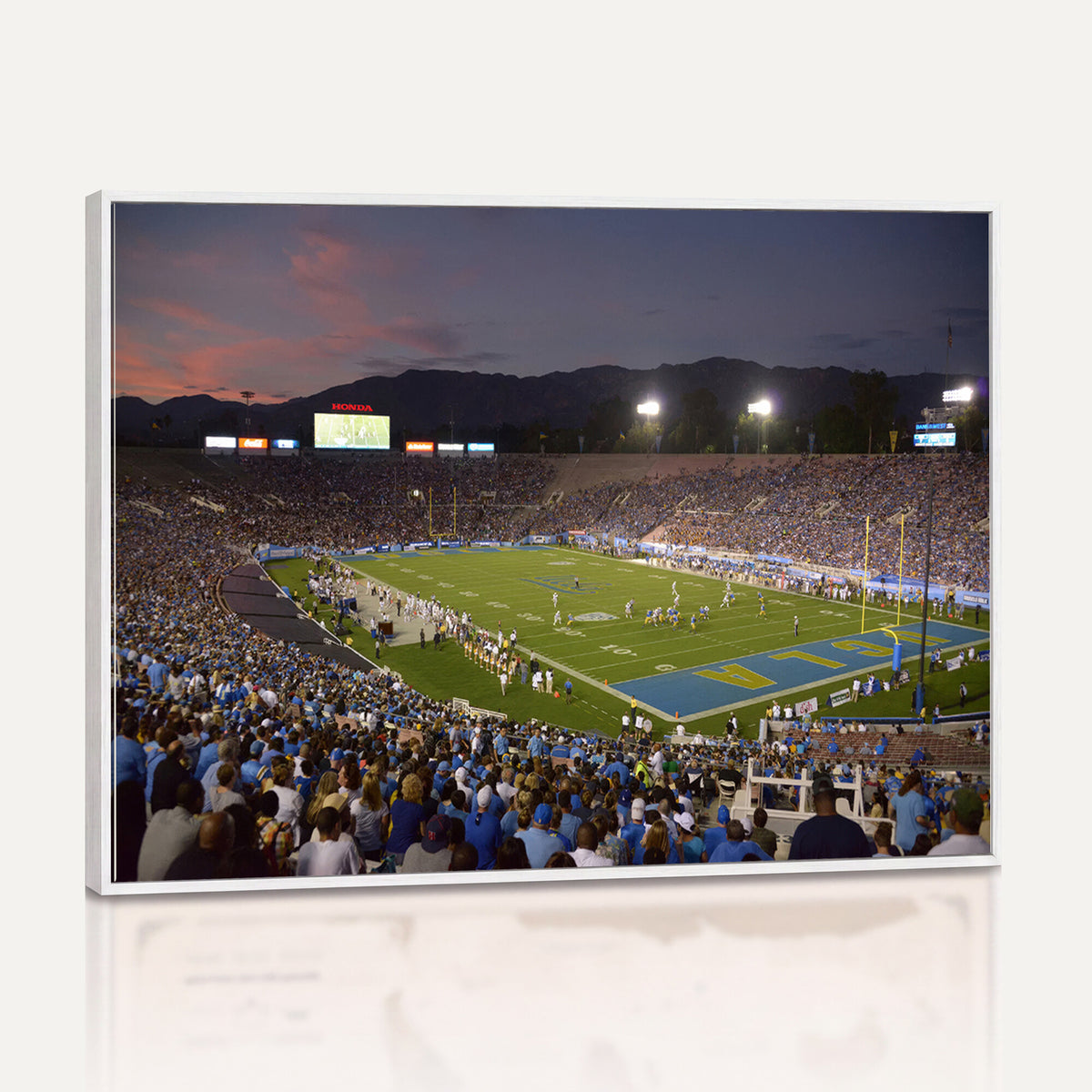 90359-MGV-CV-36X24 - UCLA Bruins Football Team Print - Pasadena Rose Bowl Stadium Wall Art Canvas Print