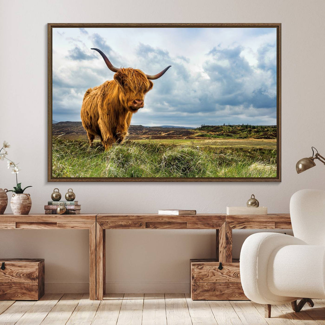 Highland Cattle Canvas Print: A minimalistic touch for any setting.