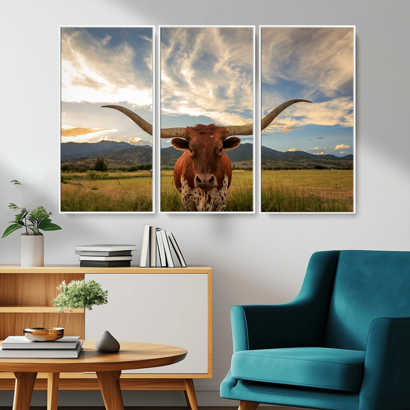 MGV-FC-48X32-3P - Texas Longhorn Canvas Wall Art – Majestic Triptych Animal Print – Rustic Western Decor for Living