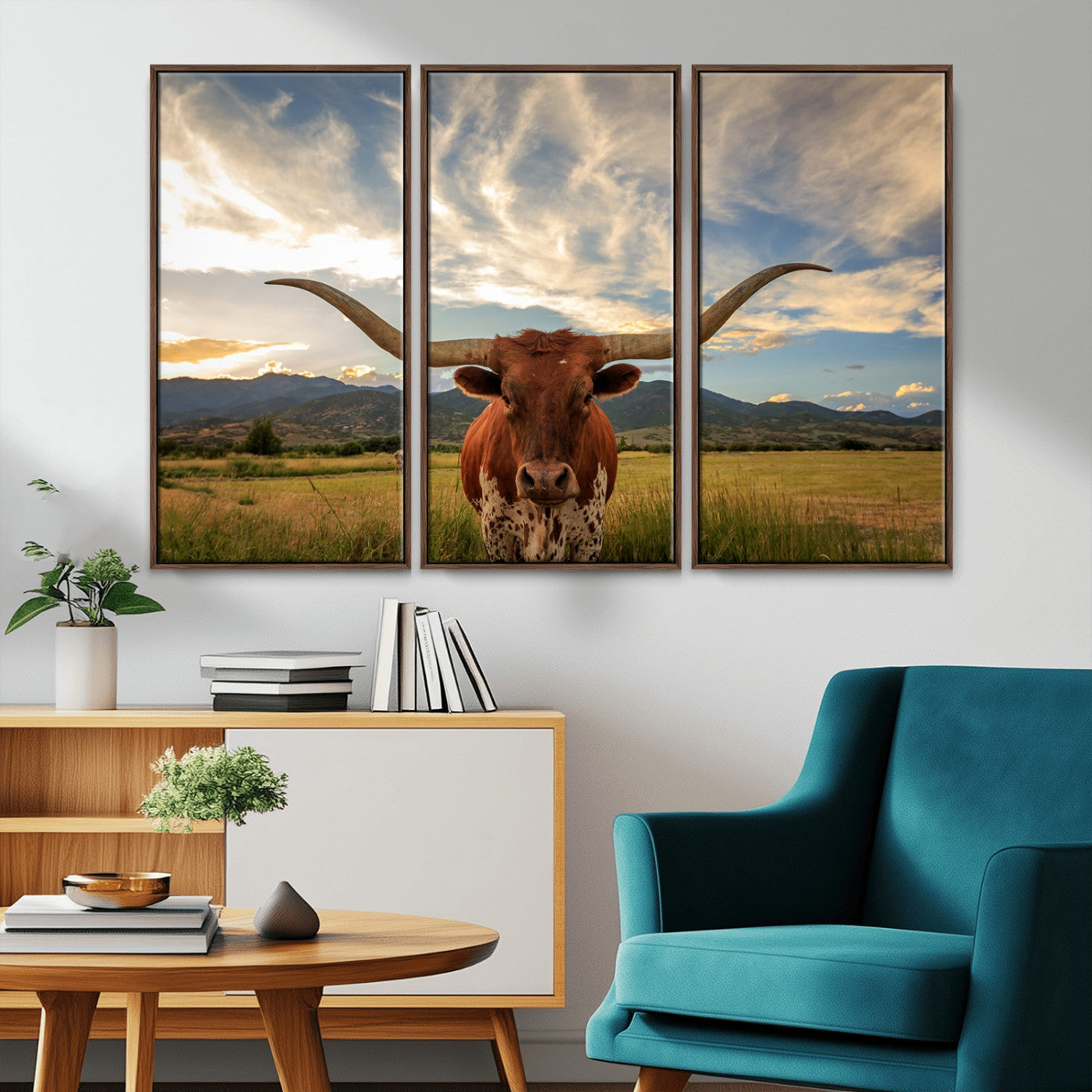 MGV-FC-48X32-3P - Texas Longhorn Canvas Wall Art – Majestic Triptych Animal Print – Rustic Western Decor for Living