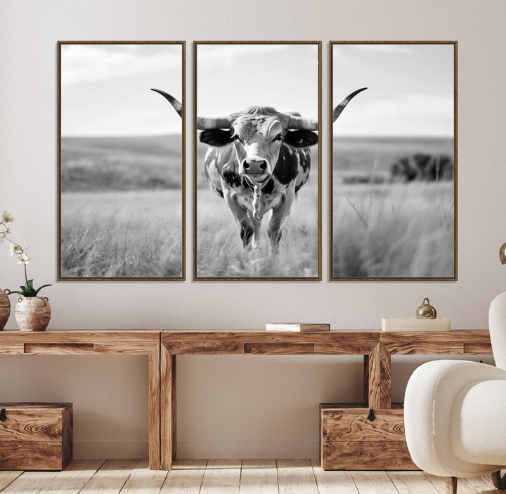 Texas Cow Longhorn Canvas Print, perfect for farmhouse décor.