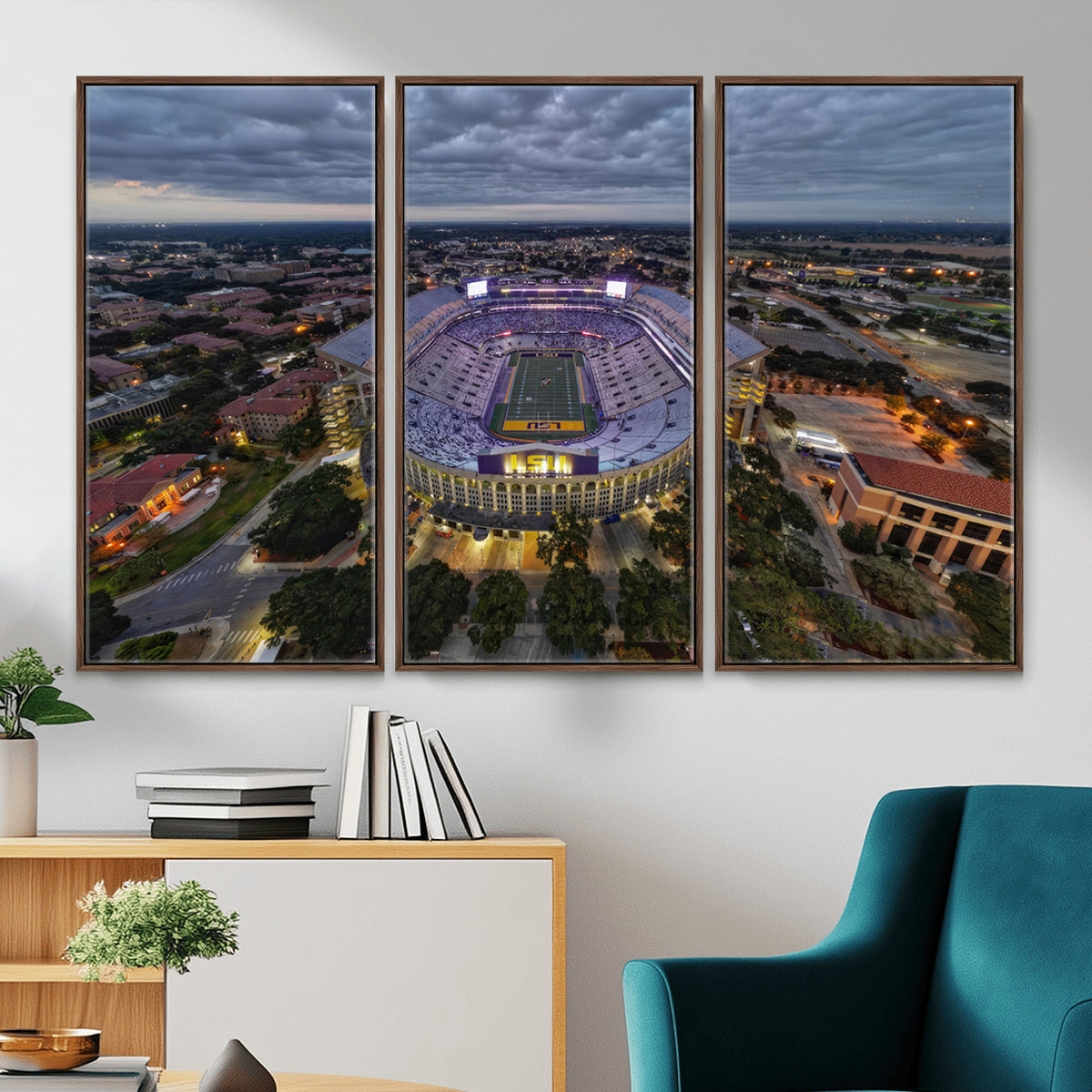 77405-MGV-CV-36X24 - The Louisiana State University Tigers Football Team Print