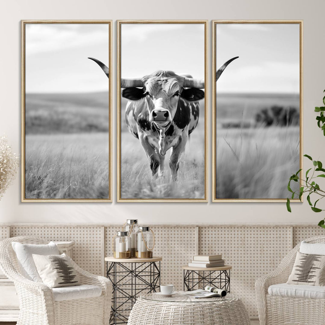 Texas Cow Longhorn Canvas Print, perfect for farmhouse décor.