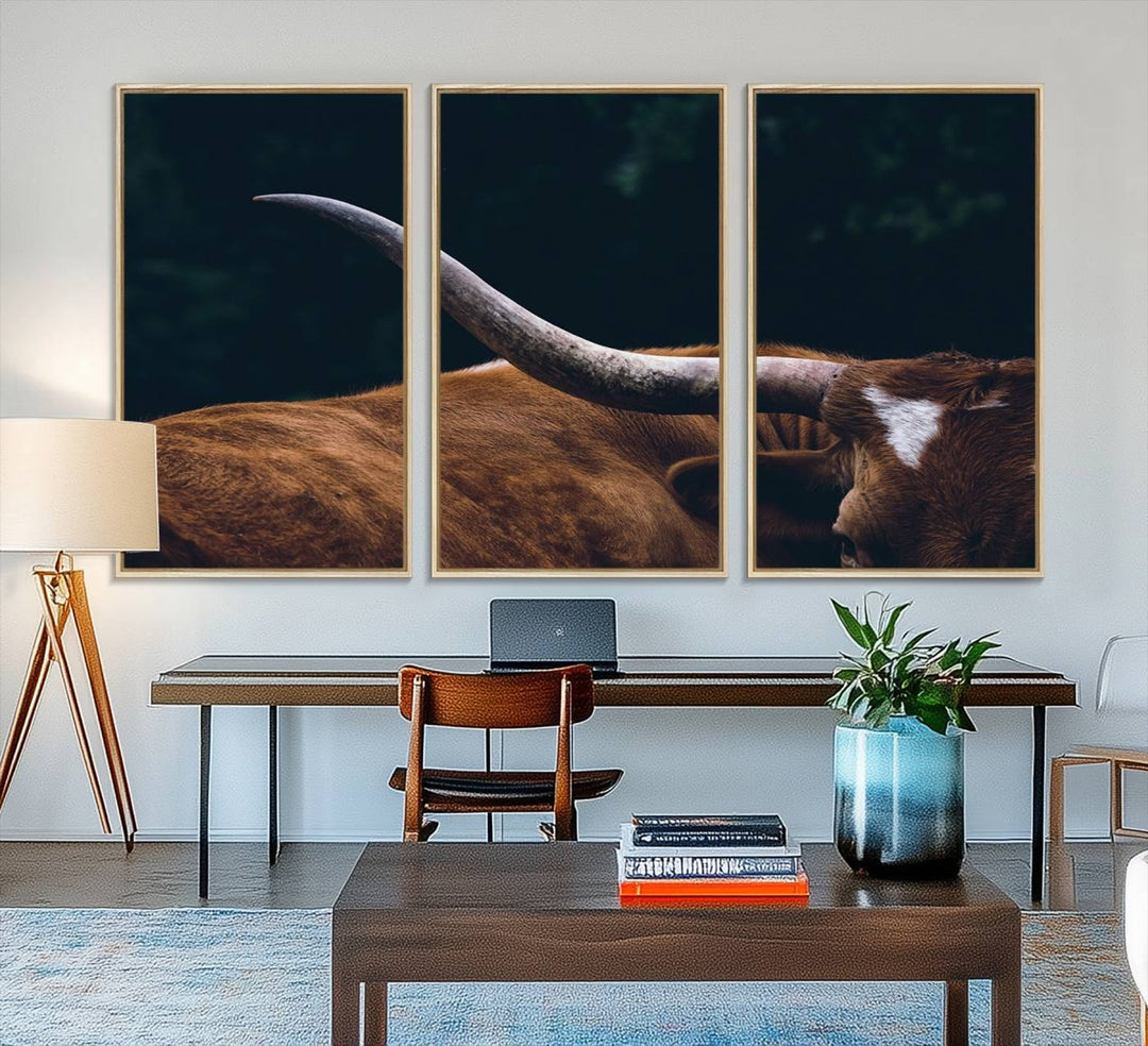 The kitchen dining area features a Texas Longhorn Bull wall art.