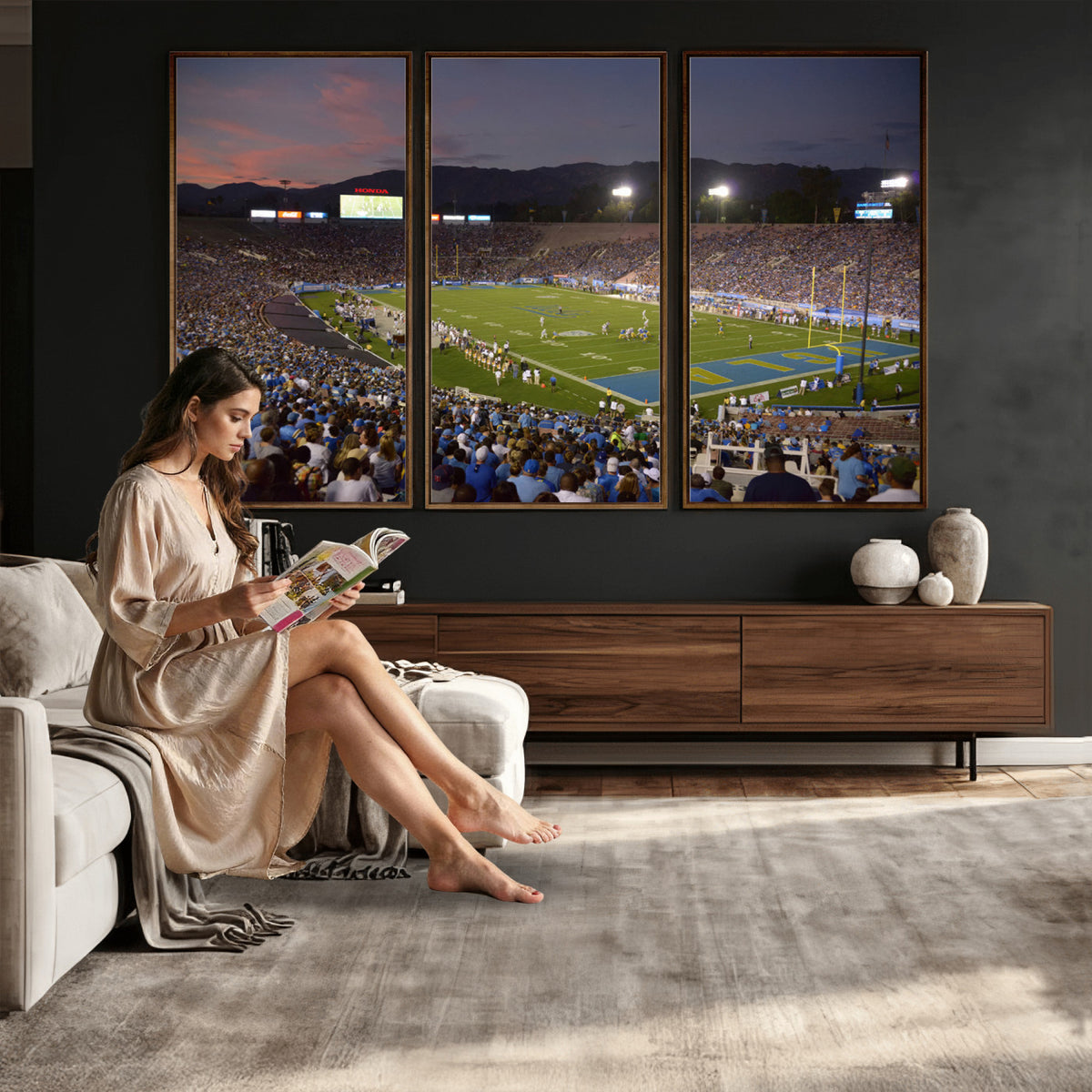 90359-MGV-CV-36X24 - UCLA Bruins Football Team Print - Pasadena Rose Bowl Stadium Wall Art Canvas Print