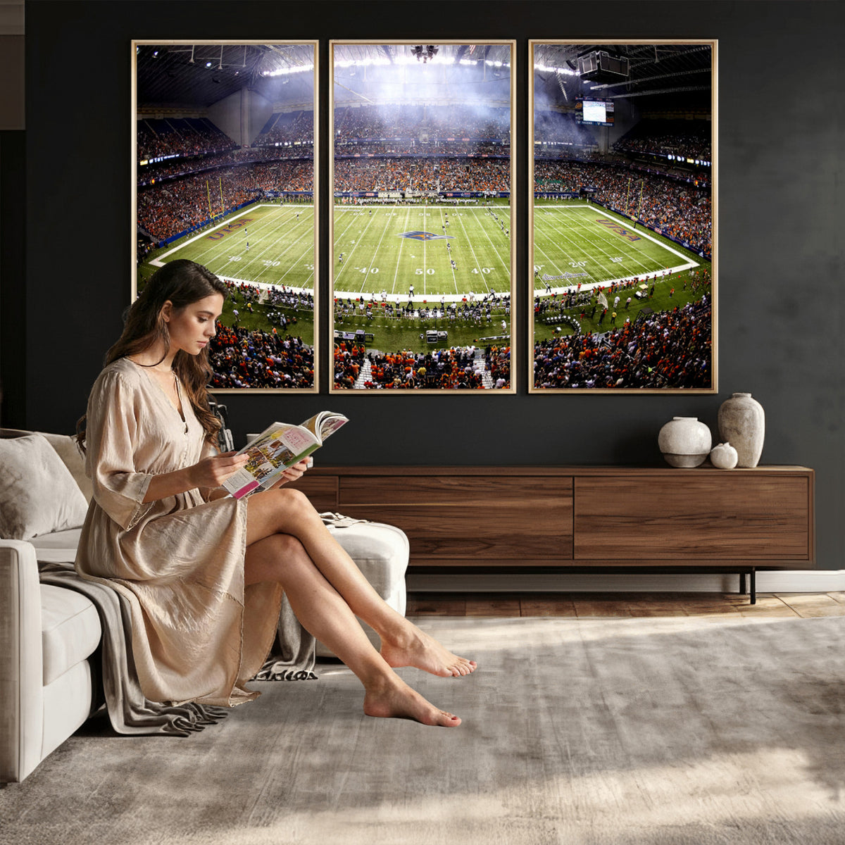 46972-MGV-CV-36X24 - The University of Texas at San Antonio Roadrunners Football Team Print, Framed and Ready to Hang