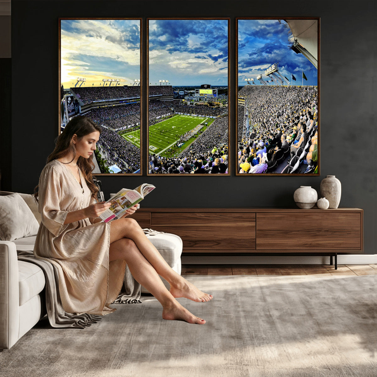 23788-MGV-CV-36X24 - Framed USF Bulls Football Team Print - Tampa Raymond James Stadium Wall Art Canvas Print