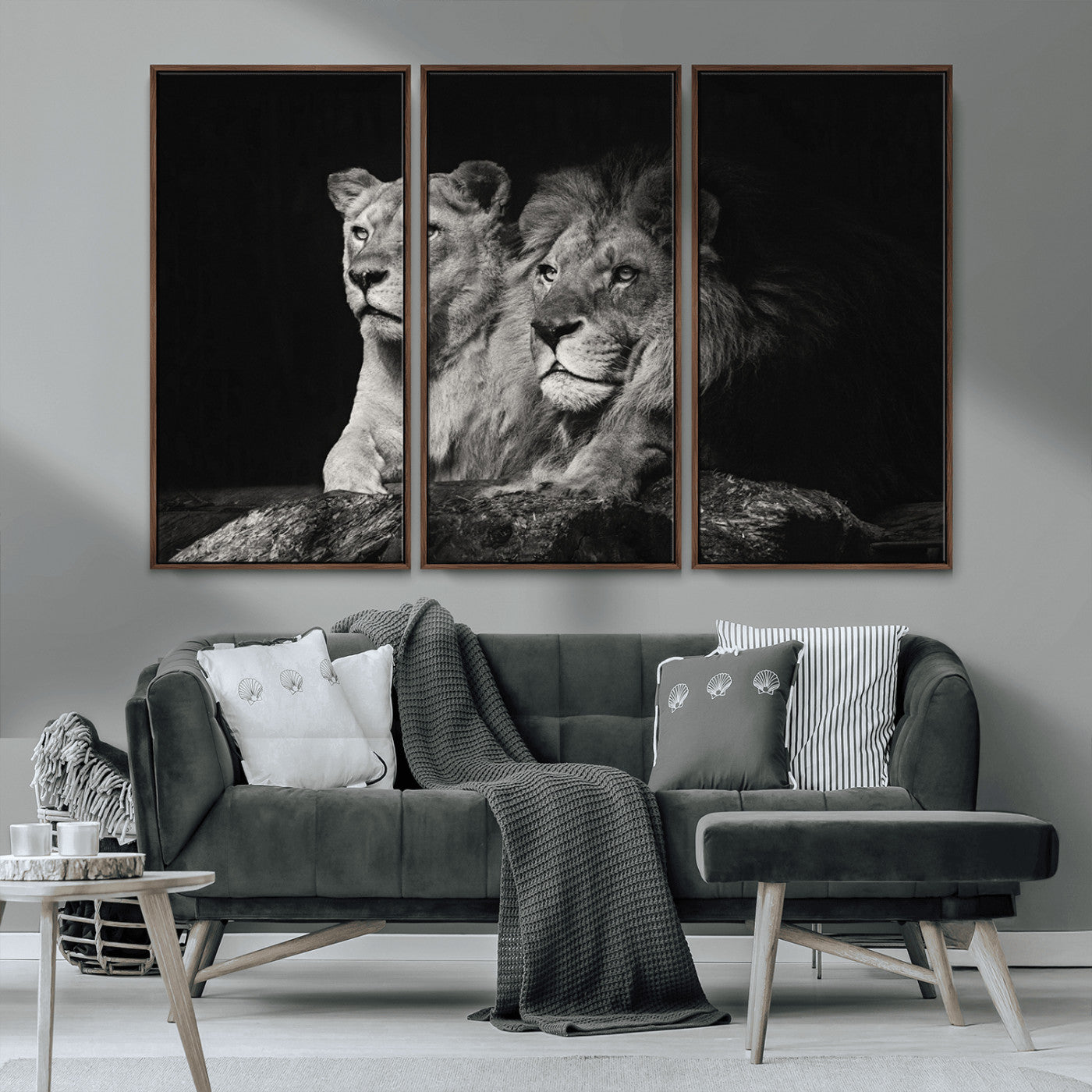 MGV-FC-48X32-3P - Lion Couple Canvas Wall Art Print – Elegant Wildlife Portrait in Black and White Lion Family – Ready to Hang