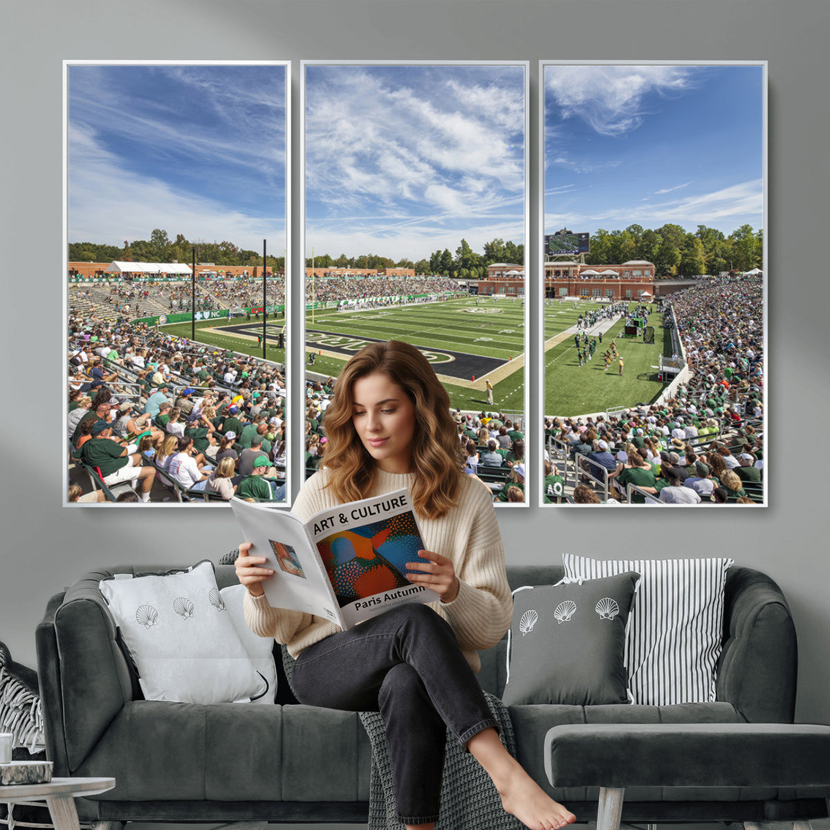 67799-MGV-CV-36X24 - University of Charlotte 49ers Football Team Print - Charlotte Jerry Richardson Stadium Canvas Print