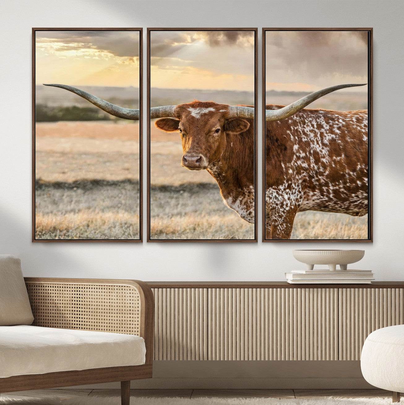 16502384-MGV-CV-36X24 - Texas Longhorn Wall Art Canvas Print, Western Ranch Bull Photography Canvas Print, Rustic Farmhouse Cattle Artwork for Living Room Decor