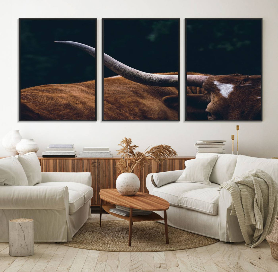 The kitchen dining area features a Texas Longhorn Bull wall art.