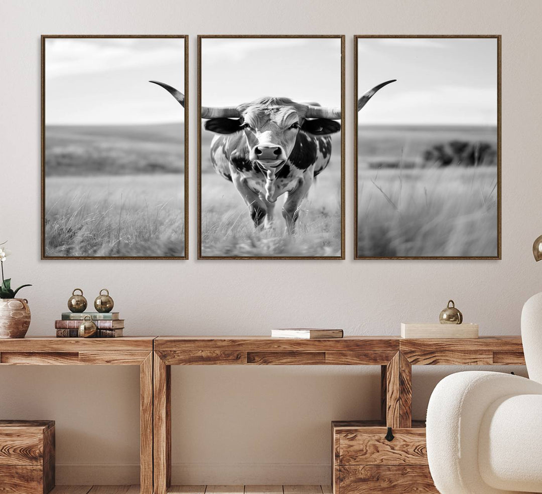 Texas Cow Longhorn Canvas Print, perfect for farmhouse décor.