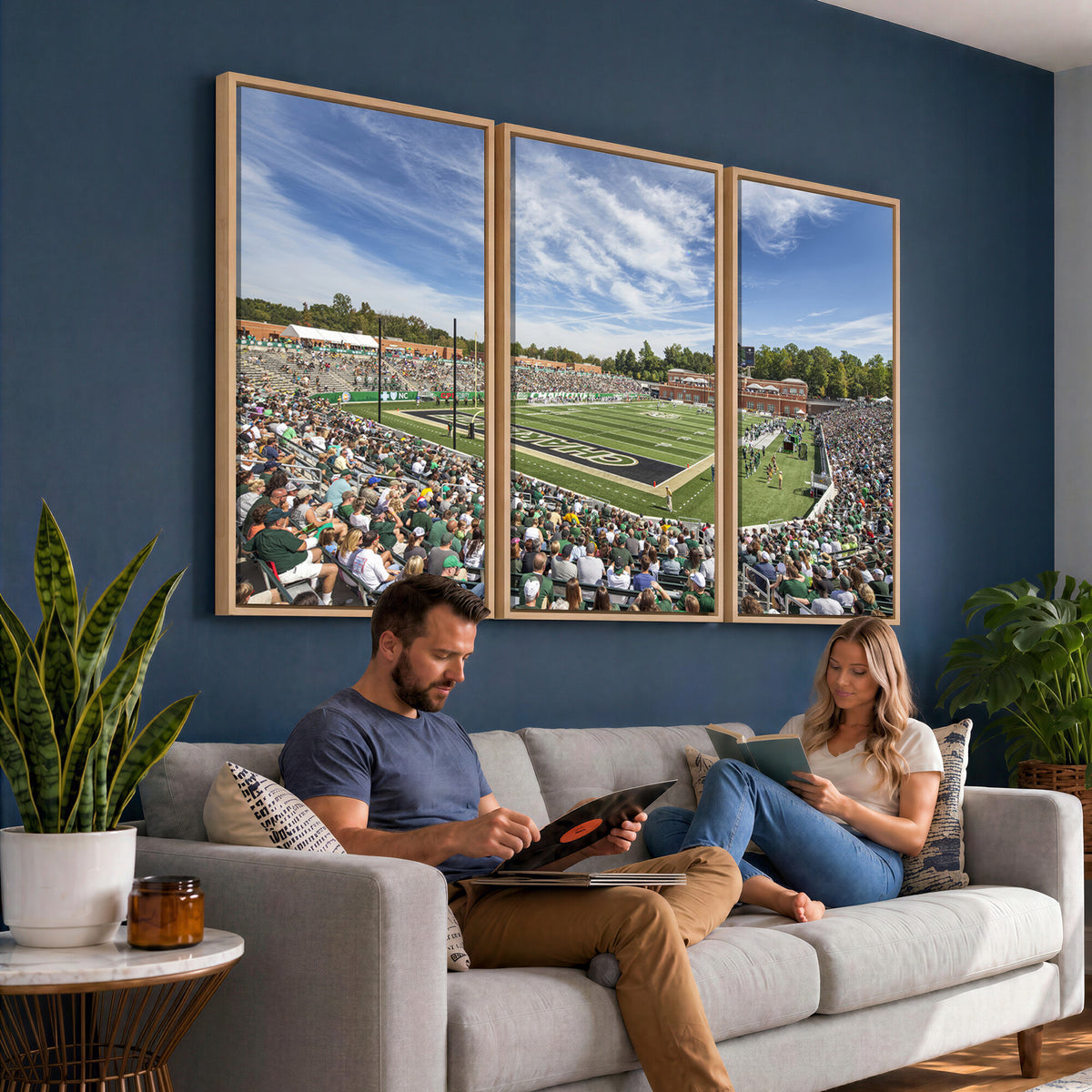 67799-MGV-CV-36X24 - University of Charlotte 49ers Football Team Print - Charlotte Jerry Richardson Stadium Canvas Print