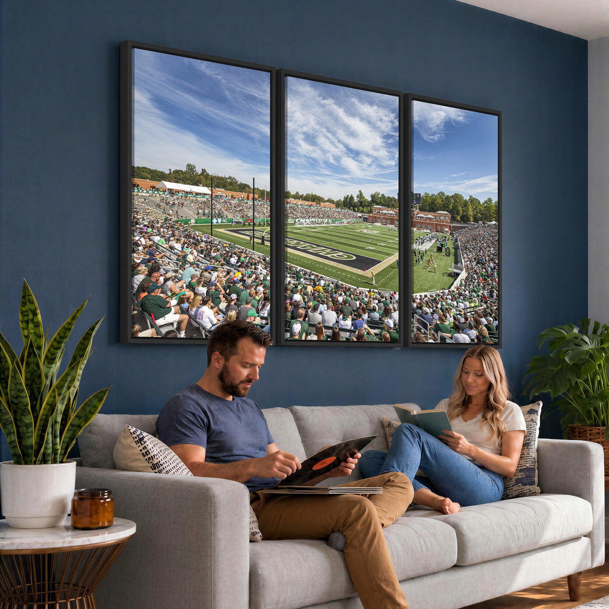 67799-MGV-CV-36X24 - University of Charlotte 49ers Football Team Print - Charlotte Jerry Richardson Stadium Canvas Print