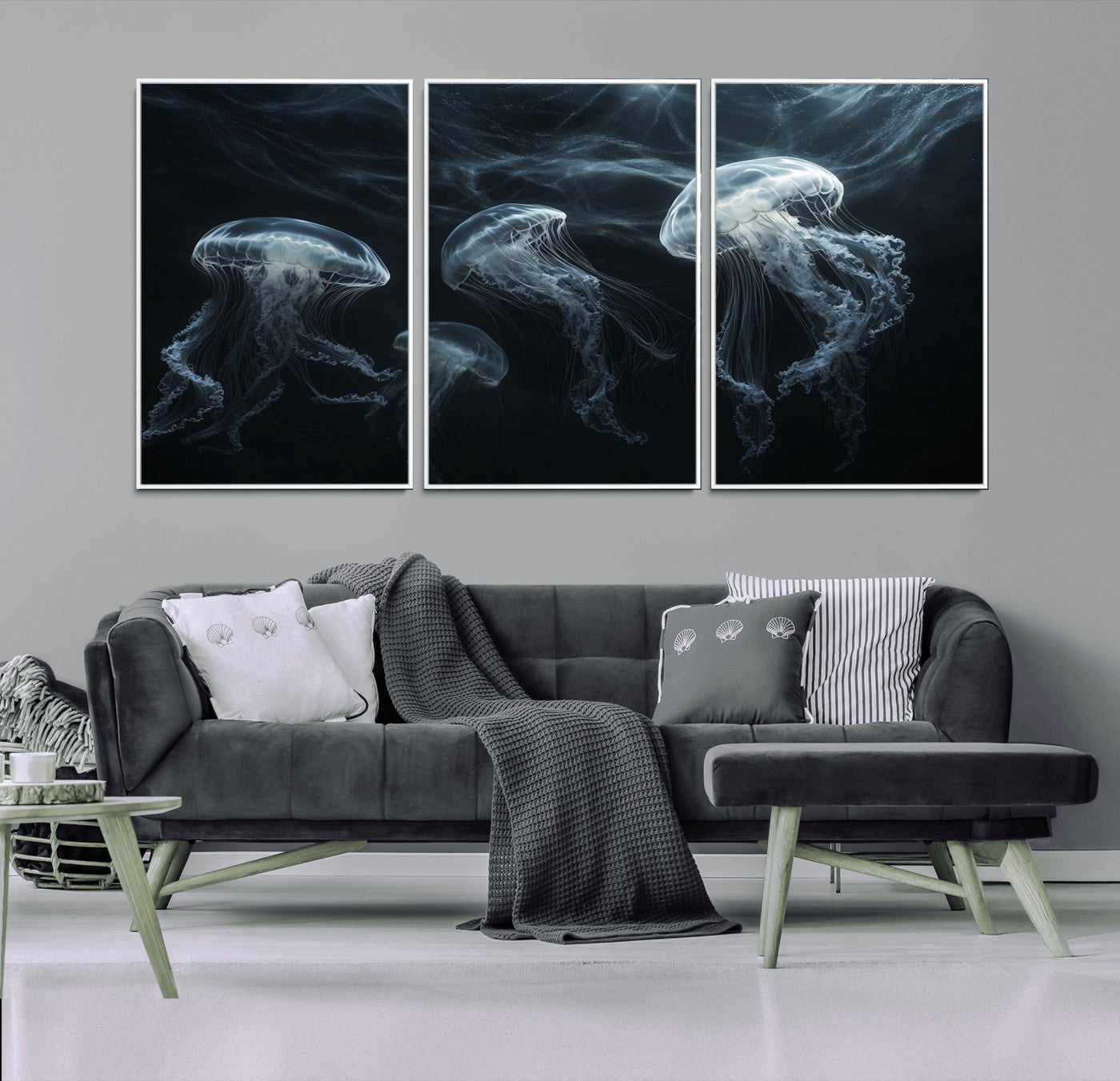 53117-MGV-CV-36X24-Jellyfish Wall Art Canvas Print, Elegant Wall Decor