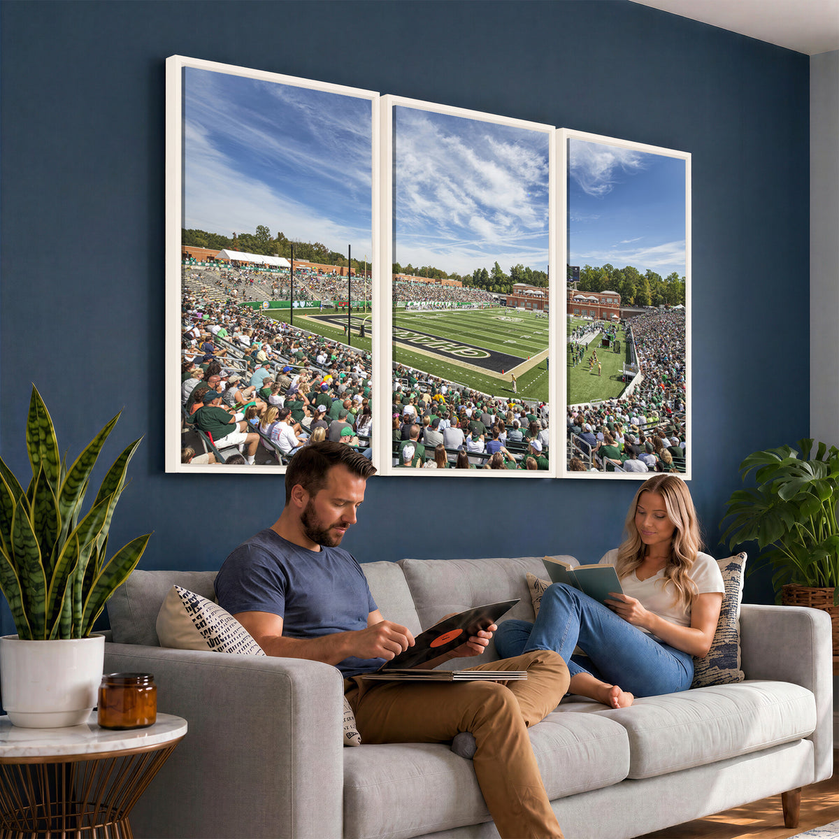 67799-MGV-CV-36X24 - University of Charlotte 49ers Football Team Print - Charlotte Jerry Richardson Stadium Canvas Print