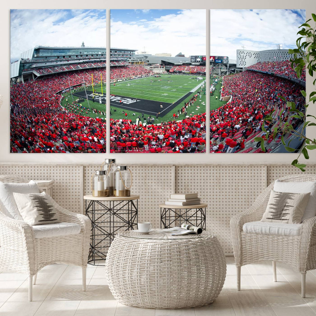 Cincinnati Bearcats Football Team Print - Nippert Stadium Wall Art Canvas Print