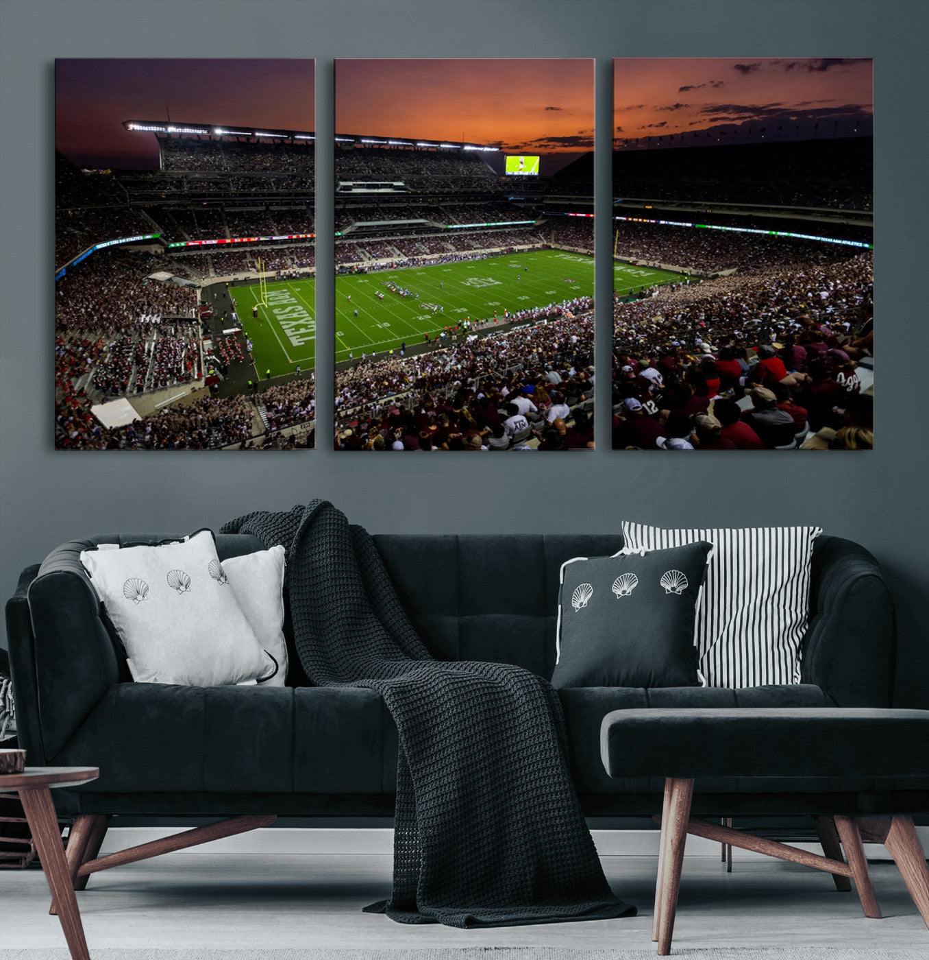 45603-MGV-CV-60X30-3P-Texas A&M Aggies Football Team Print - College Station Kyle Field Stadium Wall Art Canvas Print