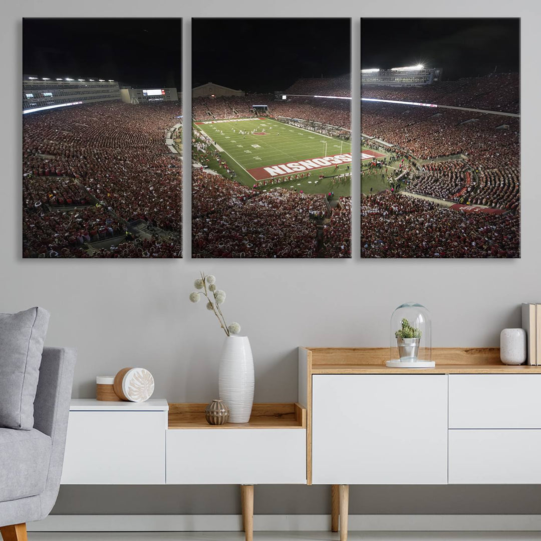 Wisconsin Badgers Football Team Print - Madison Camp Randall Stadium Wall Art Canvas Print