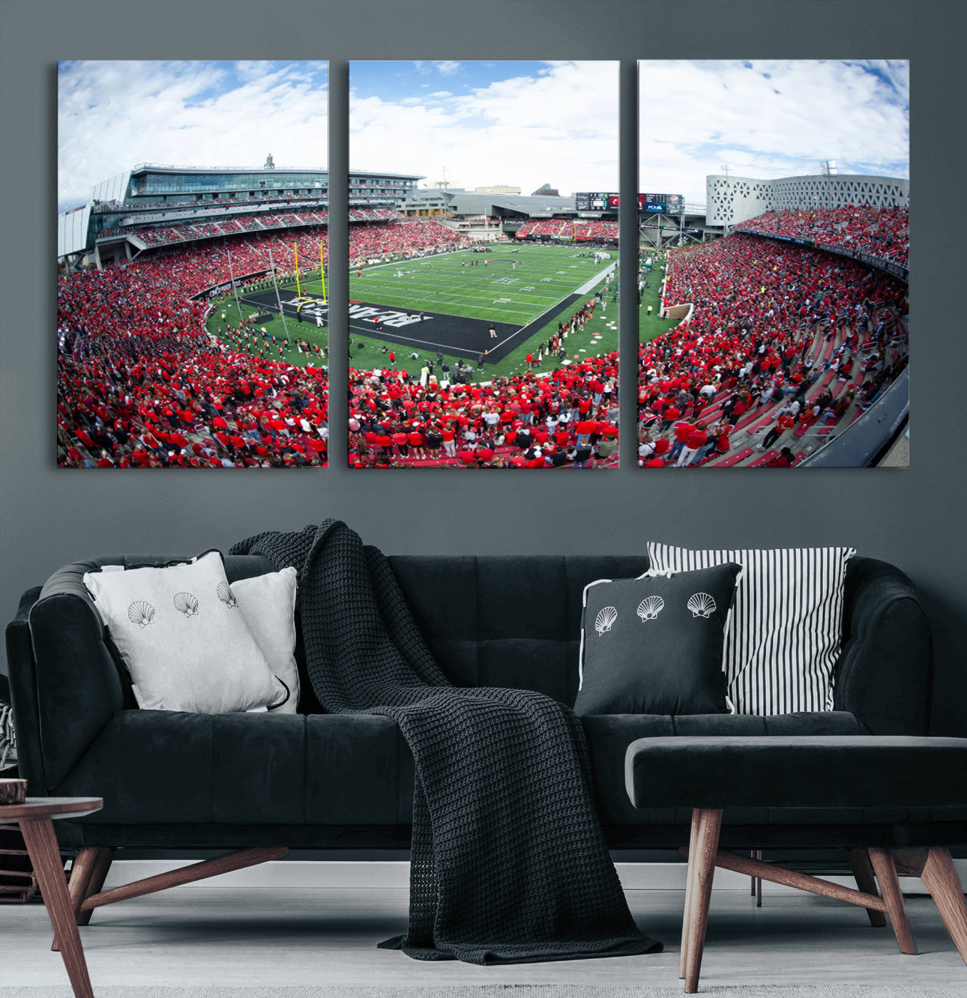 MGV-CV-60X30-3P - Cincinnati Bearcats Football Team Print - Nippert Stadium Wall Art Canvas Print