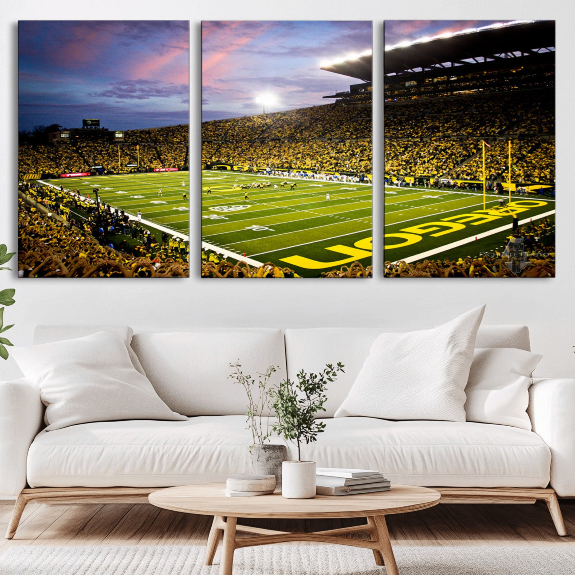 72017-MGV-CV-36X24-University of Oregon Ducks Football Team Print - Eugene Autzen Stadium Wall Art Canvas Print