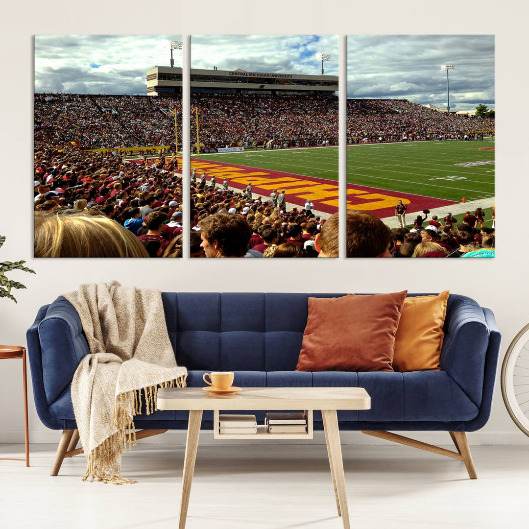 Central Michigan University Chippewas Football Team Print - Mount Pleasant Kelly/Shorts Stadium Wall Art Canvas Print