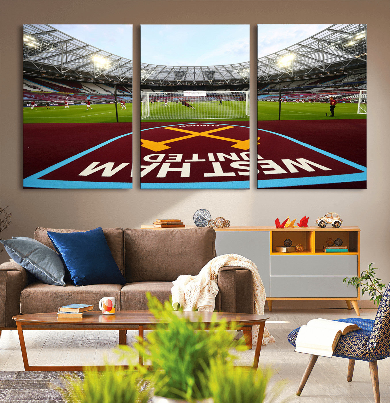 -West Ham United FC Stadium Canvas Wall Art – London Stadium Football Print – Premier League Team
