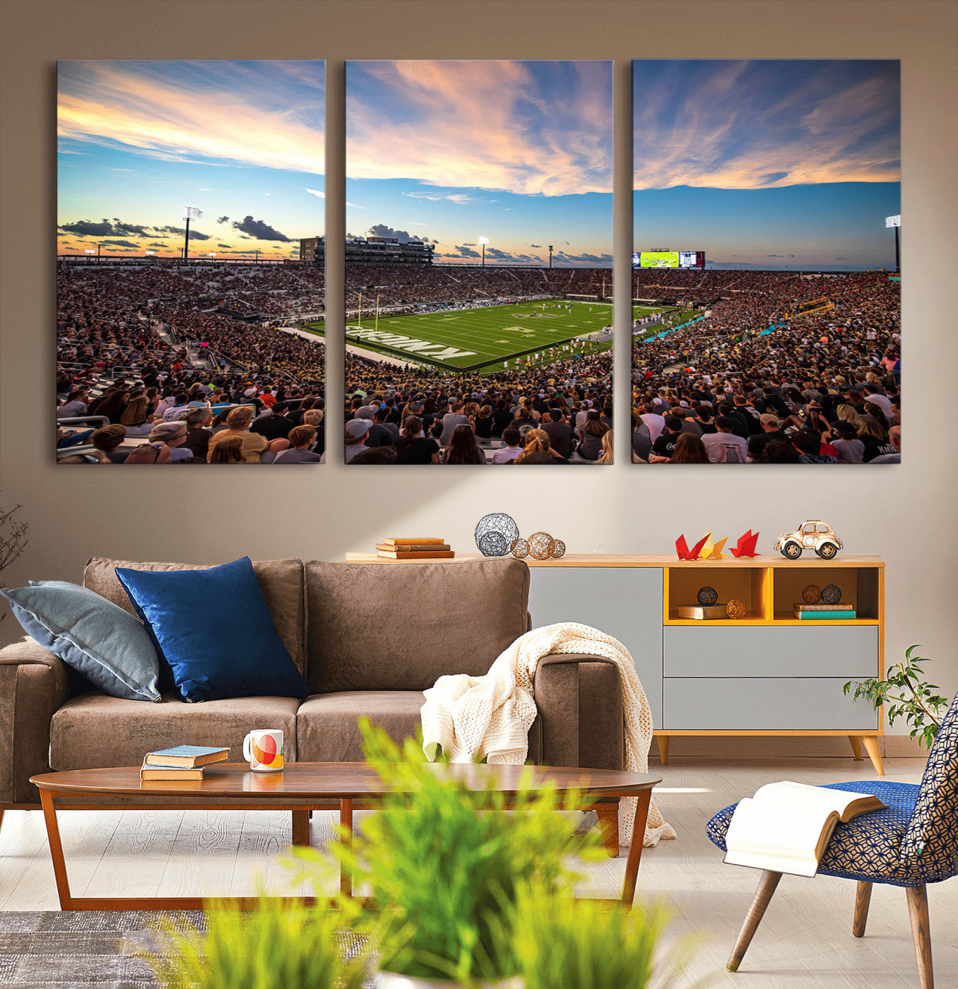 MGV-CV-60X30-3P - UCF Knights Football Team Print - Orlando FBC Mortgage Stadium Wall Art Canvas Print