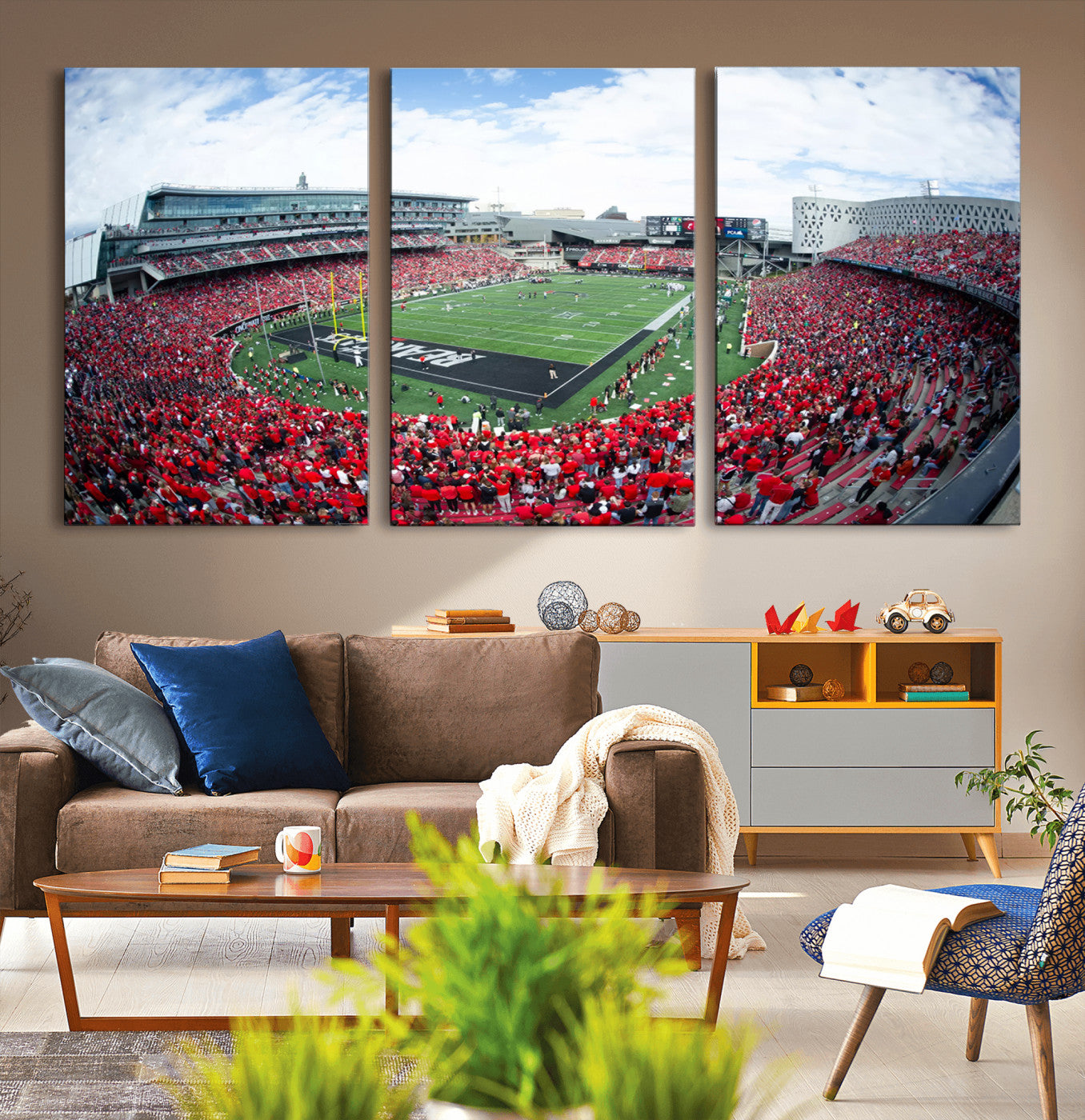 MGV-CV-60X30-3P - Cincinnati Bearcats Football Team Print - Nippert Stadium Wall Art Canvas Print