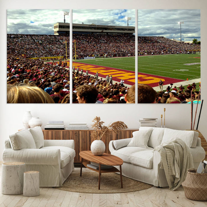 Central Michigan University Chippewas Football Team Print - Mount Pleasant Kelly/Shorts Stadium Wall Art Canvas Print