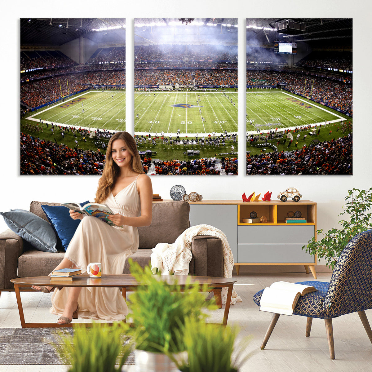 46972-MGV-CV-36X24 - The University of Texas at San Antonio Roadrunners Football Team Print, Framed and Ready to Hang