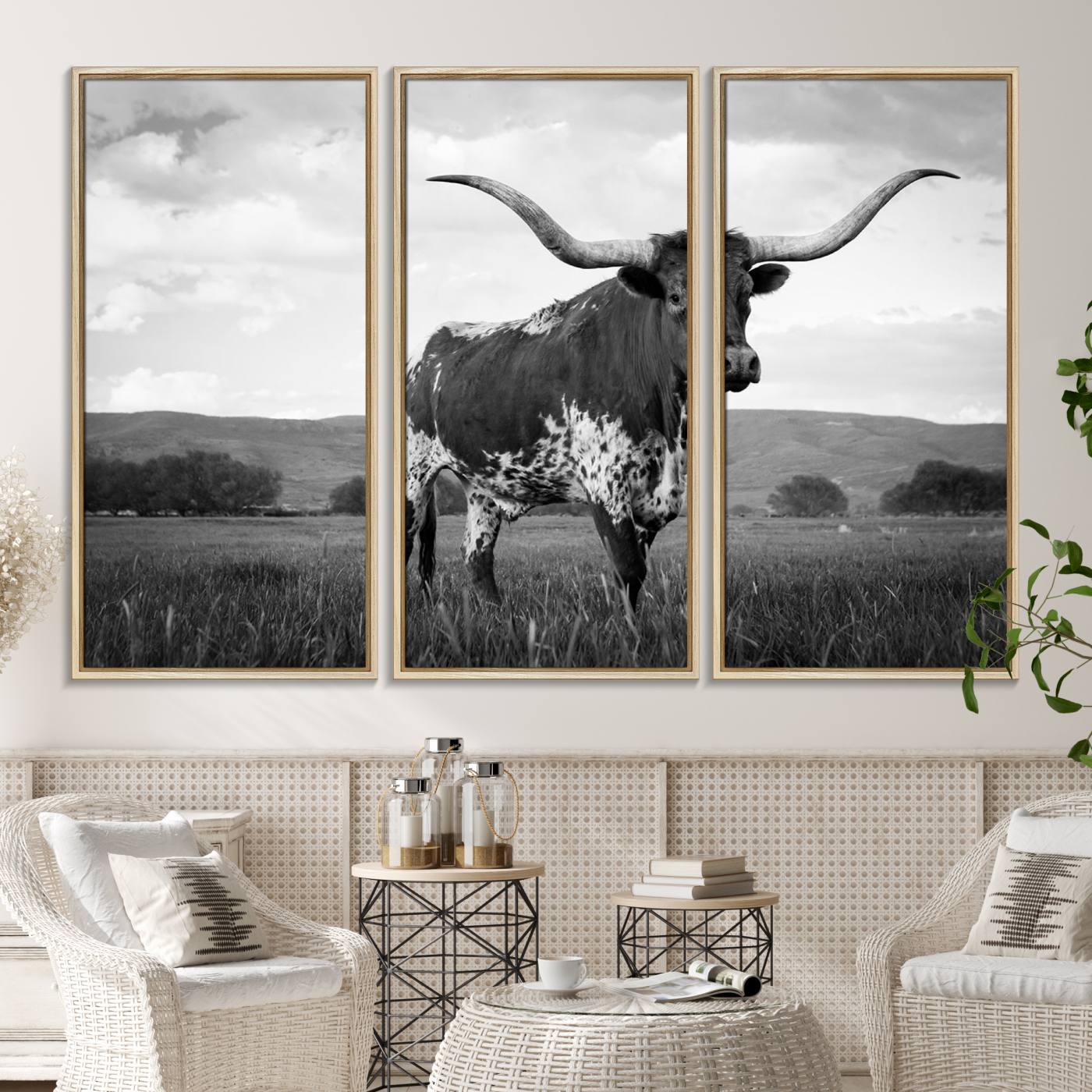 46976-MGV-CV-36X24-Black and White Longhorn Texas Cow Canvas Wall Art Print Animal Picture, Black and White Longhorn Canvas Print