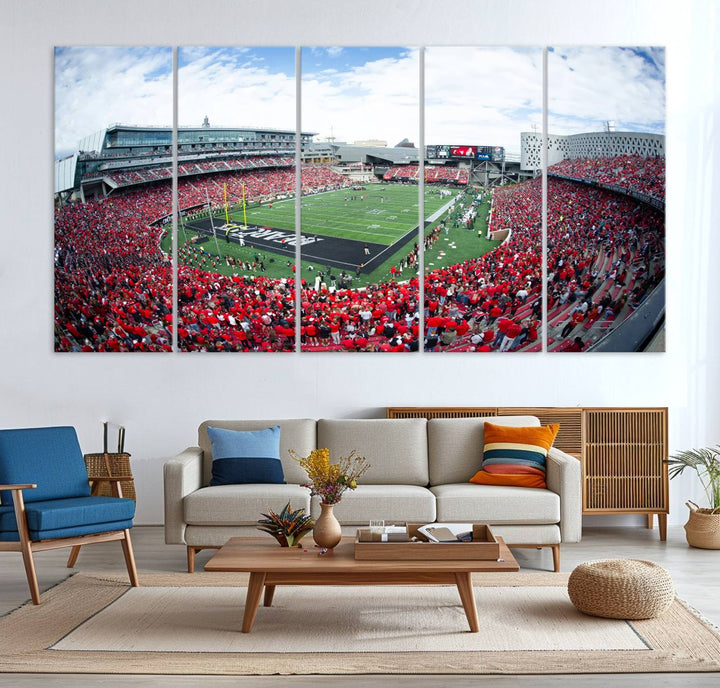54070-MGV-CV-36X24-Cincinnati Bearcats Football Team Print - Nippert Stadium Wall Art Canvas Print