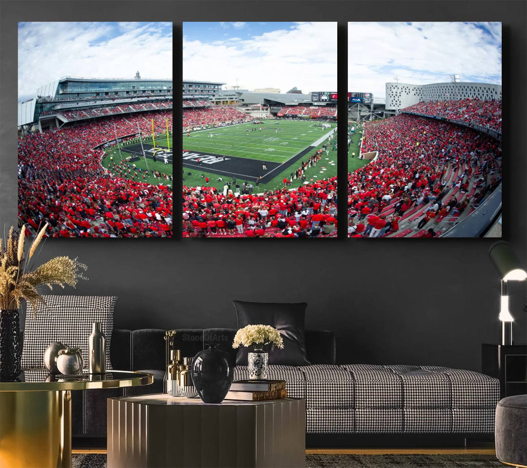 Cincinnati Bearcats Football Team Print - Nippert Stadium Wall Art Canvas Print