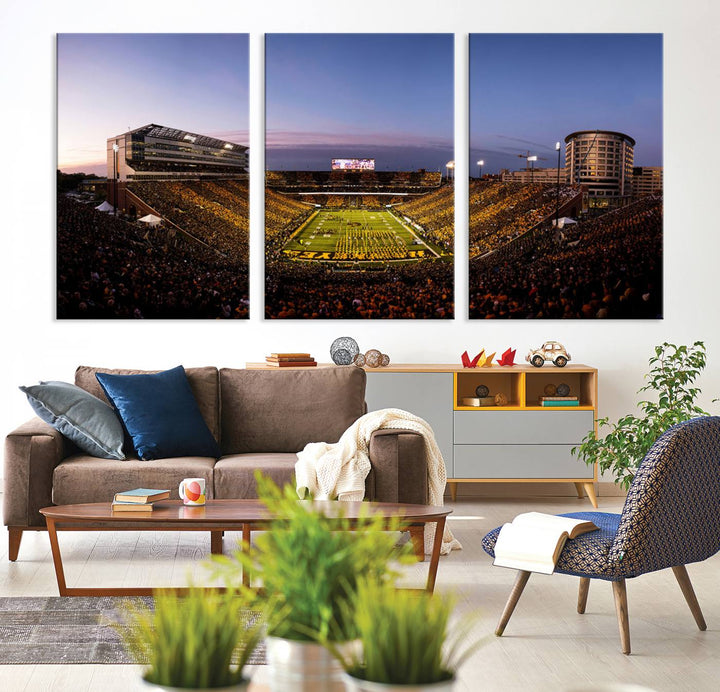 Iowa Hawkeyes Kinnick Stadium Wall Art Canvas Print, Framed Iowa Hawkeyes Kinnick Stadium Canvas