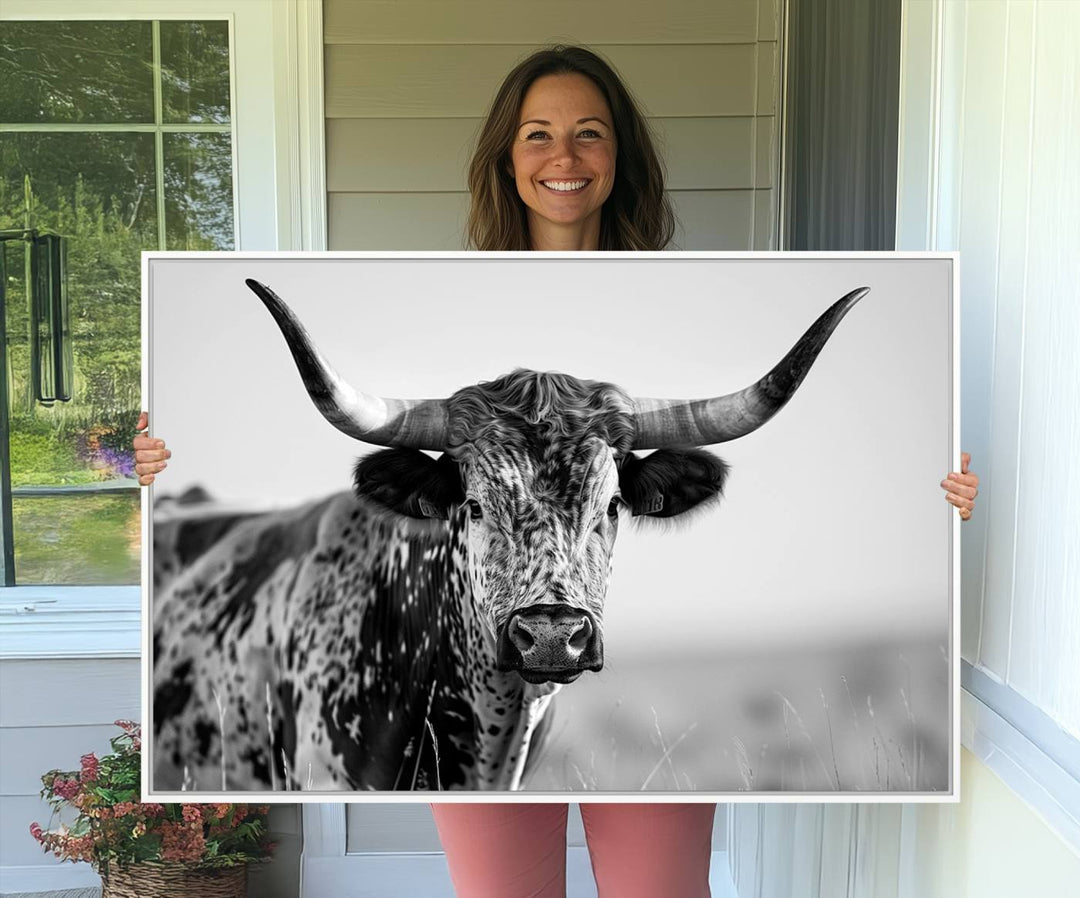 89724-MGV-CV-36X24-Texas Cow Longhorn Wall Art Canvas Print in Black and White – Framed, Ready to Hang