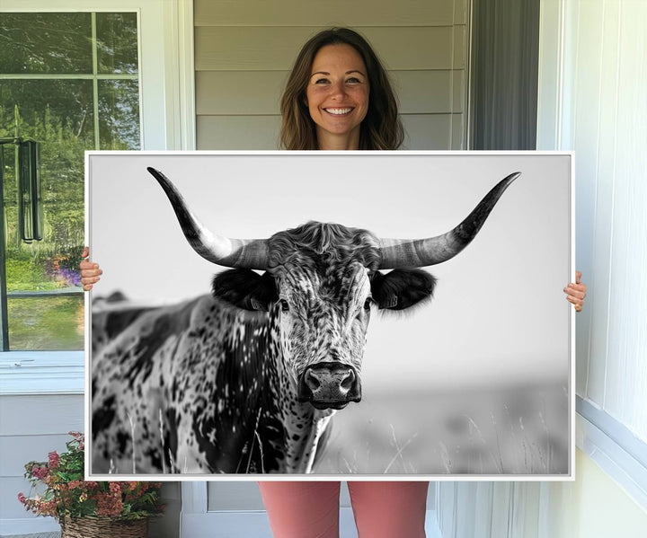 89724-MGV-CV-36X24-Texas Cow Longhorn Wall Art Canvas Print in Black and White – Framed, Ready to Hang