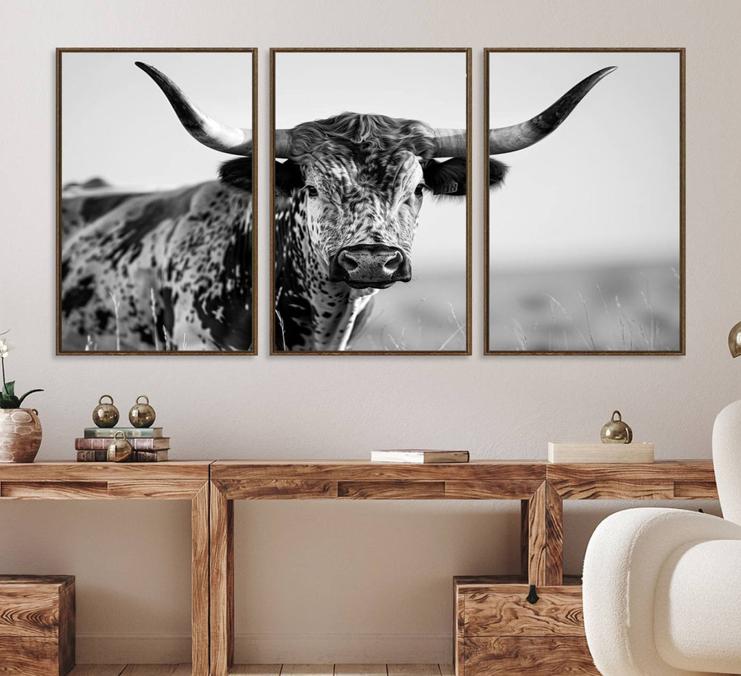 89724-MGV-CV-36X24-Texas Cow Longhorn Wall Art Canvas Print in Black and White – Framed, Ready to Hang