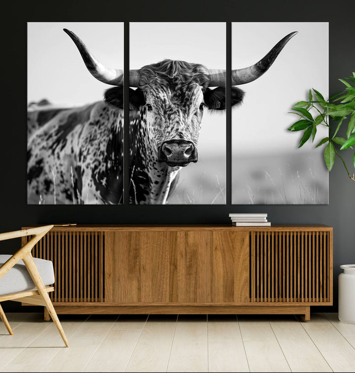 Texas Cow Longhorn Wall Art Canvas Print in Black and White – Framed, Ready to Hang